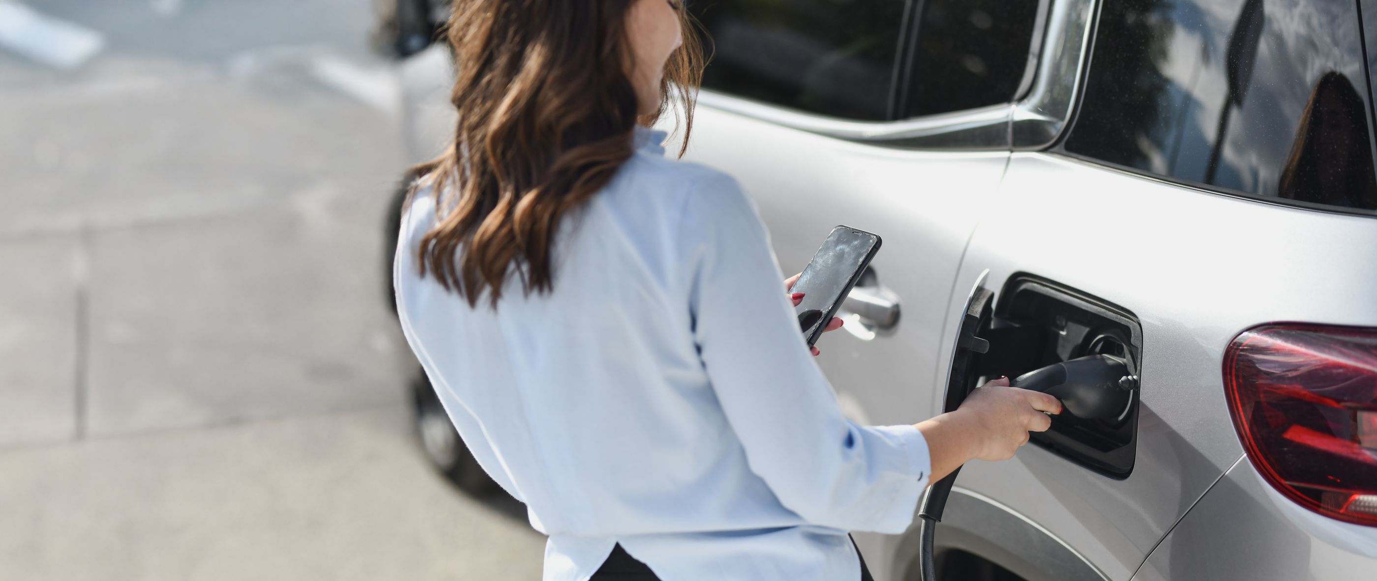  Em alguns estados, donos de veículos elétricos estão isentos ou recebem um desconto no pagamento do IPVA, o Imposto sobre a Propriedade de Veículos Automotores.